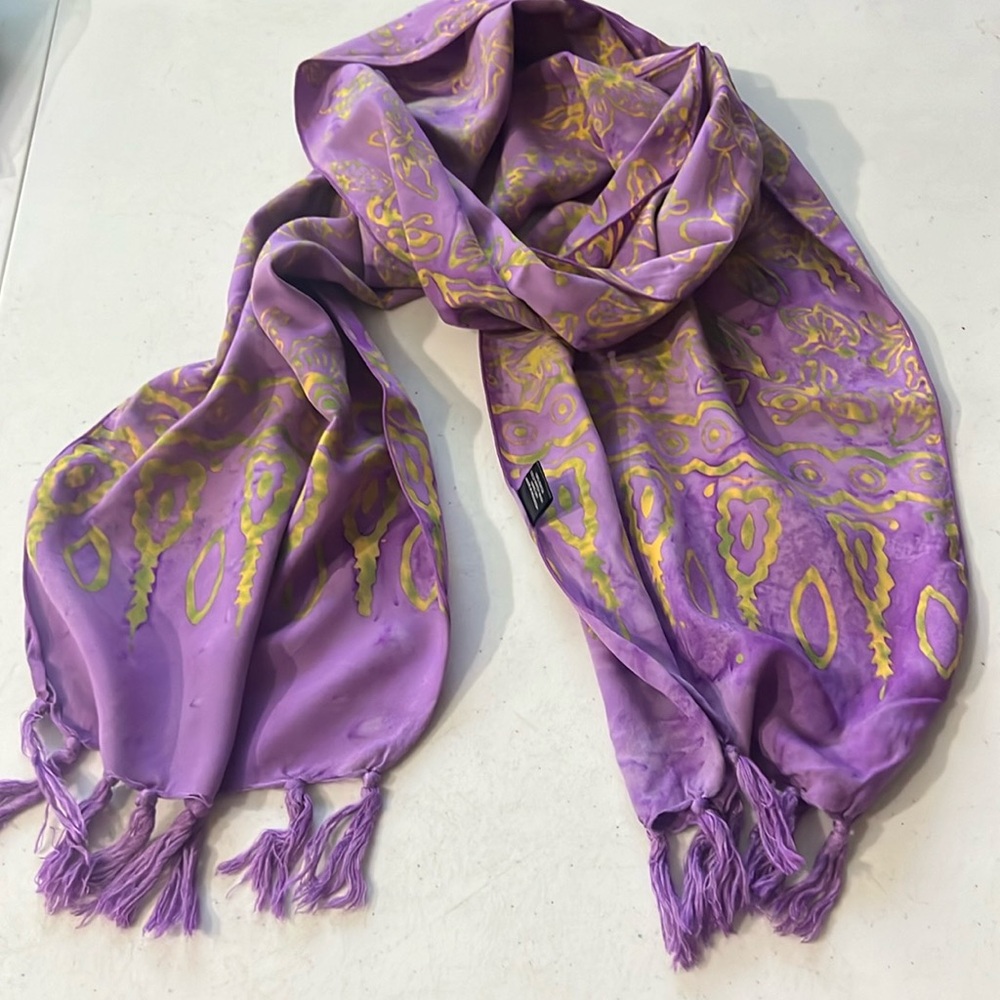 Golden Road Imports scarf purple with yellow/green butterflies like new
